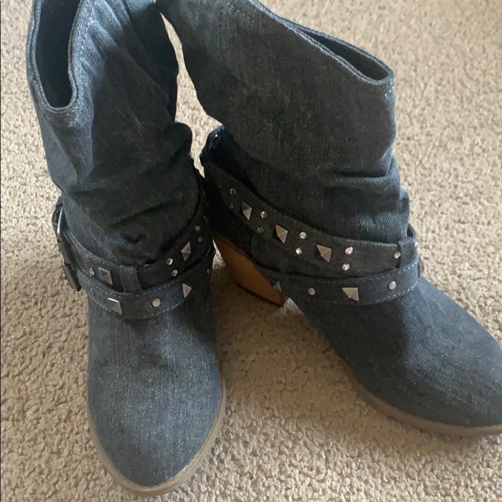Cowboy boots - Picture 2 of 3